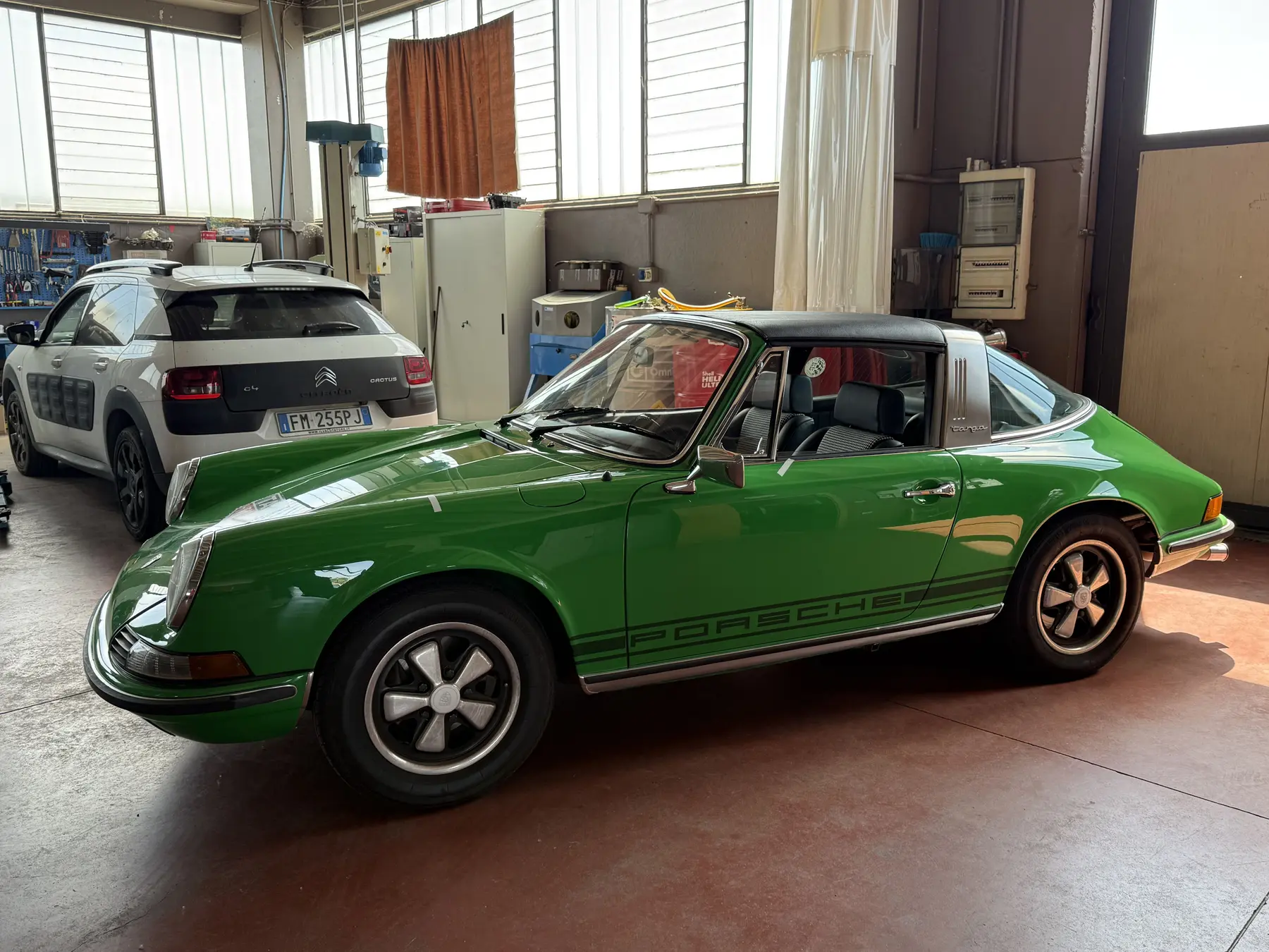 Auto sportiva storica presso Carrozzeria Filippi